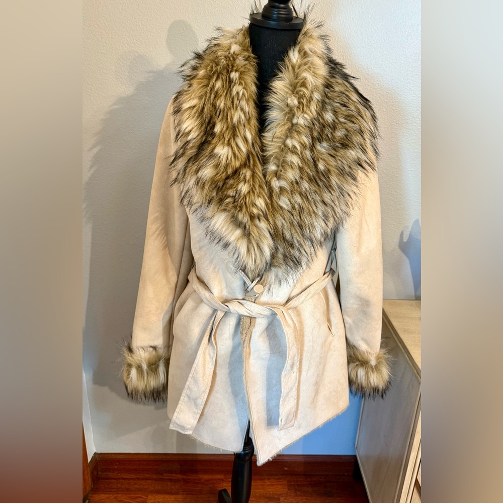 Tasha Polizzi Collection faux fur coat size M